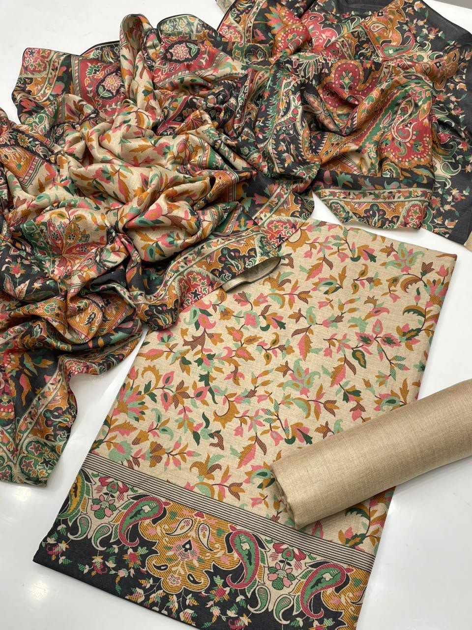 Pure Pashmina wool 3-piece unstitched suit with Qalamkari printed shirt and dupatta and plain wool shalwar – leaf print design fabric